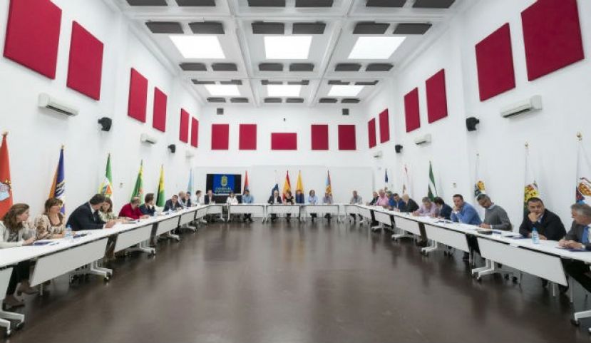 El Cabildo convenia con los ayuntamientos la ayuda de 200.000 euros de Juventud