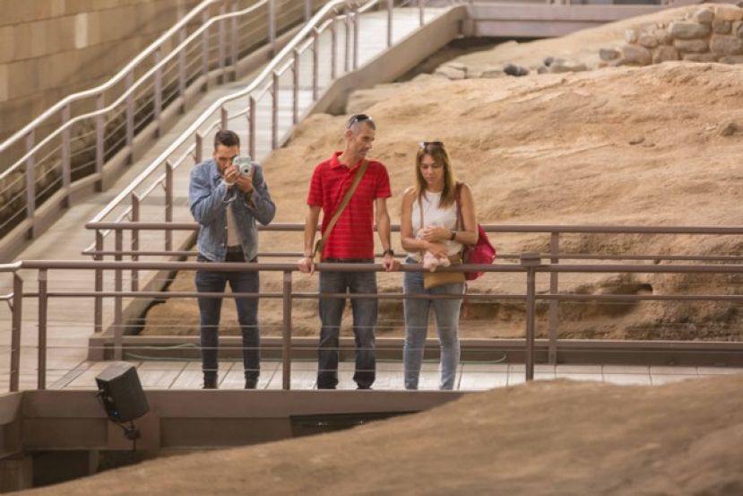 Interacción con el público en el XII Aniversario de La Cueva Pintada