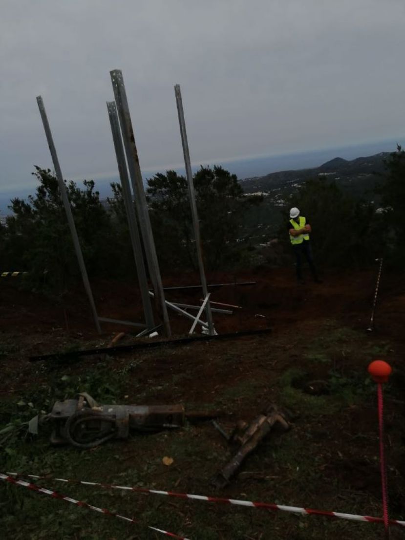Enfado de La Vinca por la instalación de una antena en el Pico Rayo / Osorio