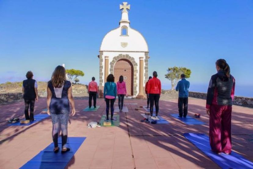 El Cabildo ofrece una jornada de yoga y senderismo en El Cedro