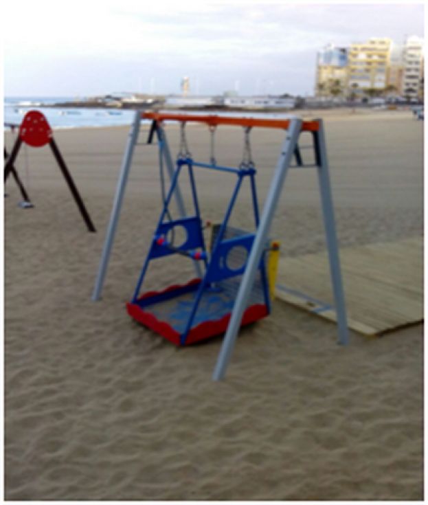 La intergracion de nuestros niños/as con divercidad funcional  empieza en la playa de las Canteras.