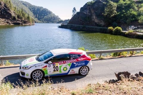 Abandono de David S&aacute;nchez y Sergio Gonz&aacute;lez en el Rallye Isla de Gran Canaria