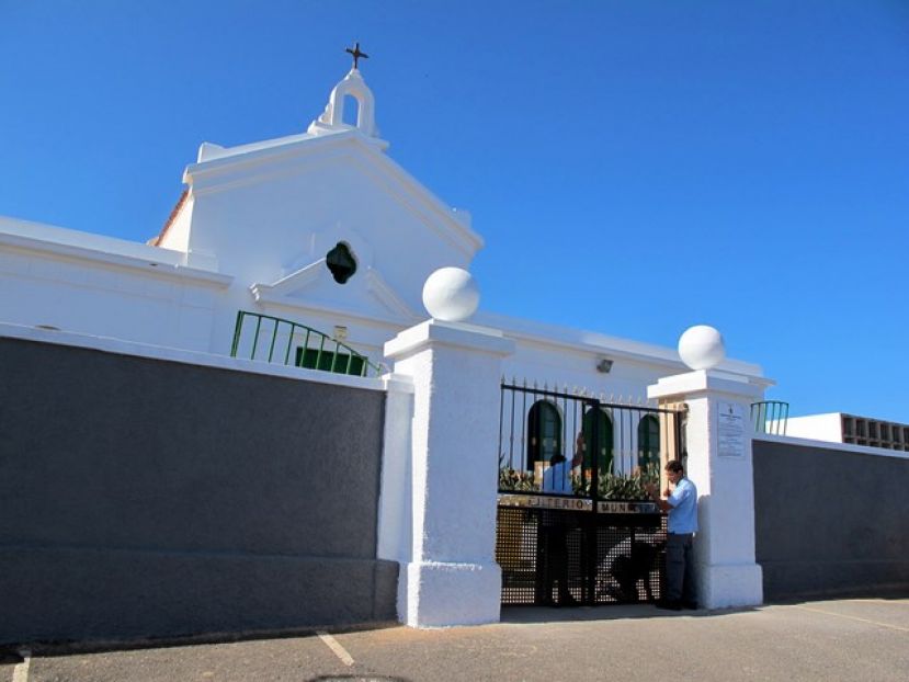 Gu&iacute;a: Ampliaci&oacute;n del horario de los cementerios por el D&iacute;a de Todos los Santos