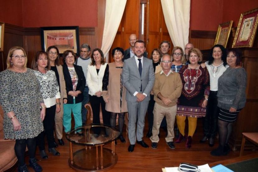 G&aacute;ldar rinde tributo a sus maestros jubilados en el D&iacute;a del Ense&ntilde;ante