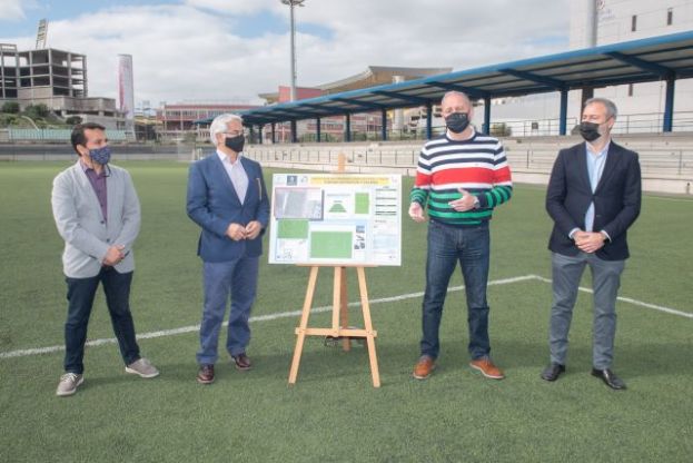 La Consejería de Deportes inicia las obras de adecuación del campo de fútbol 11 de la Ciudad Deportiva de Siete Palmas