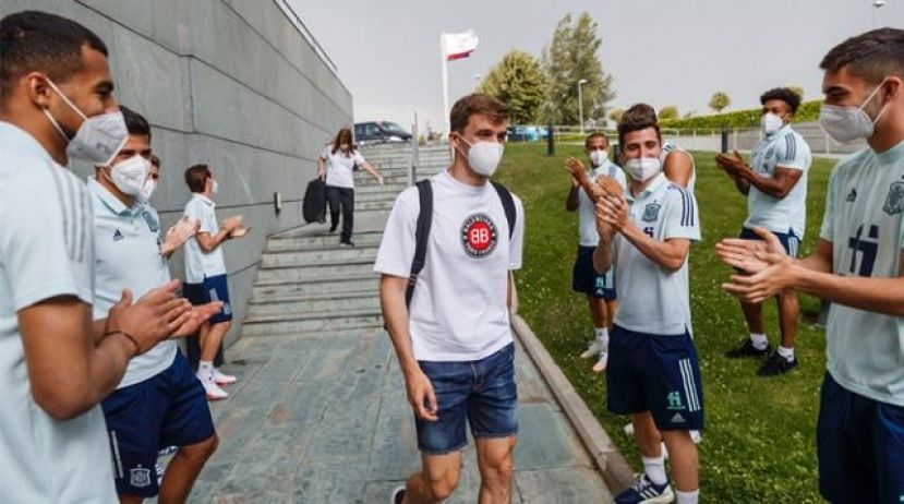 Diego Llorente vuelve a dar negativo y se reincorpora a la concentración