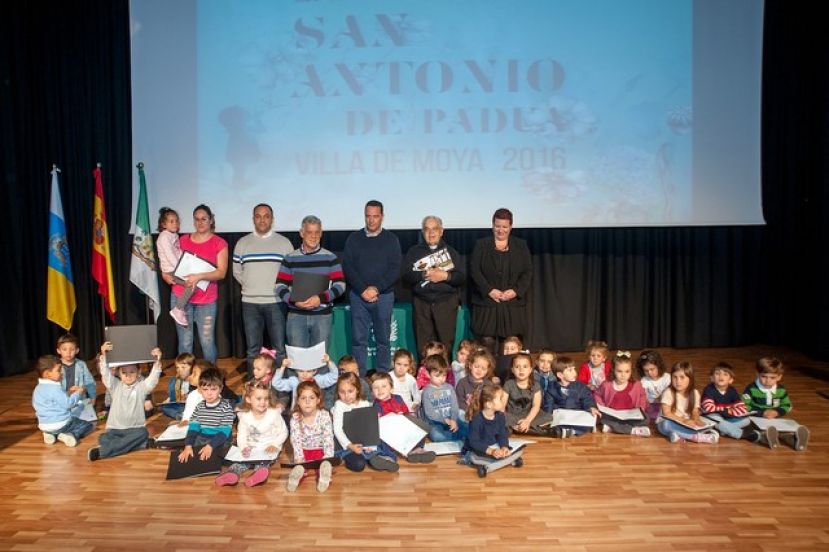 Moya homenajea a la infancia en las fiestas de San Antonio de Padua