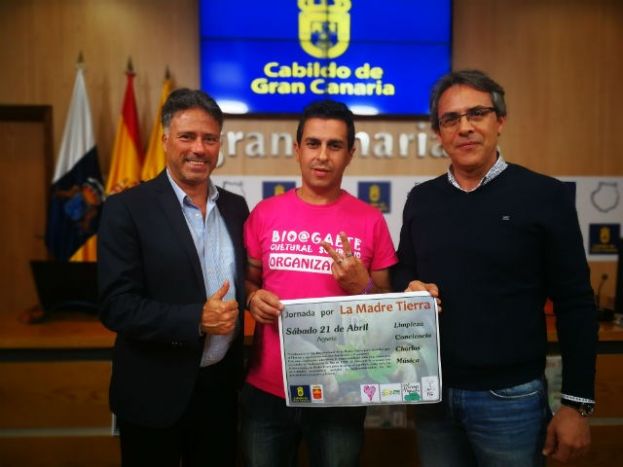 El Cabildo celebra el D&iacute;a Mundial de la Madre Tierra con una limpieza de playas mediante voluntariado ambiental