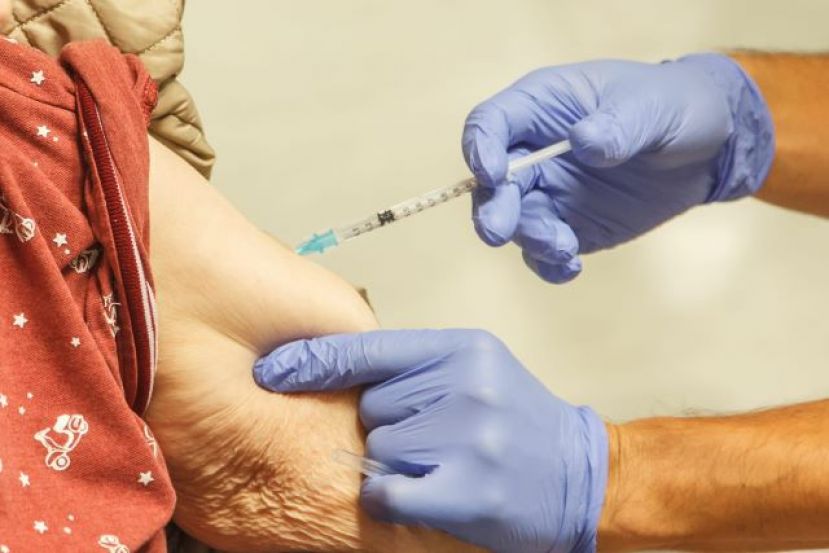 Canarias garantiza la segunda dosis de la vacunaci&oacute;n contra la COVID-19