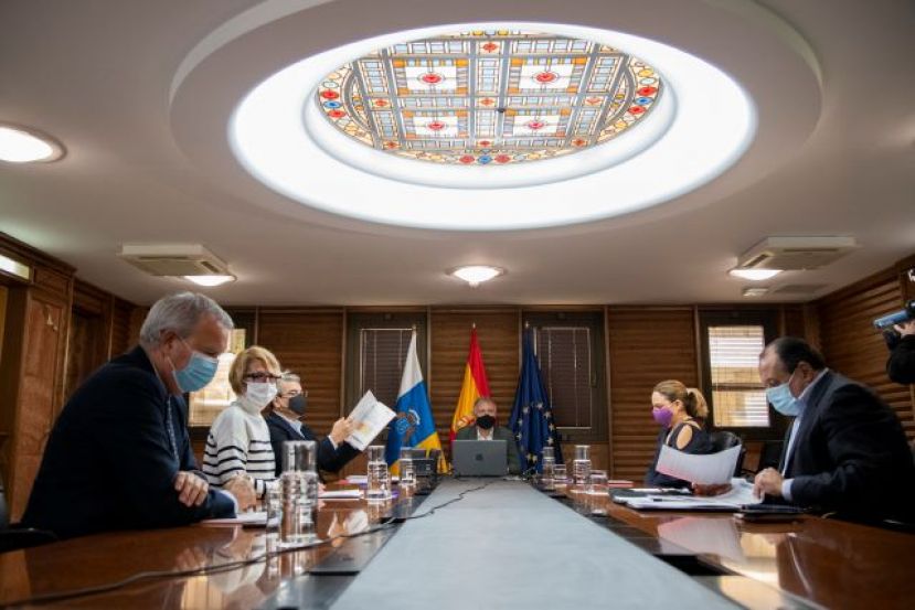 Canarias actualiza el lunes las medidas de contención de la COVID-19 con restricciones