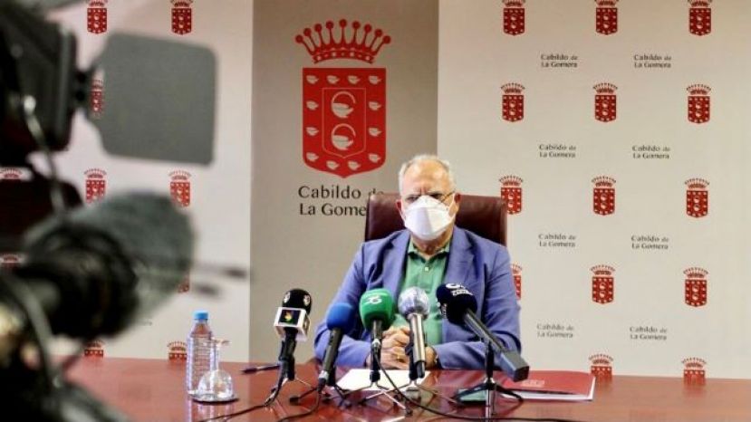 La Gomera resuelve el primer lote de becas que beneficia a m&aacute;s de 600 estudiantes