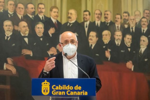 Jer&oacute;nimo Saavedra, Sila S&aacute;nchez y Fernando Redondo, Hijos Predilectos de Gran Canaria, Juan Nogales y Pino Marrero, Adoptivos