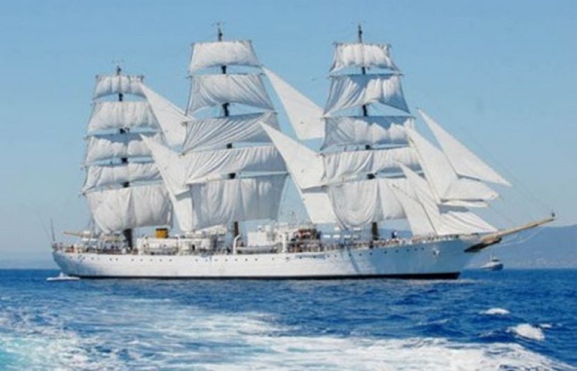 El Buque Escuela "Juan Sebastián de El Cano" visita Las Palmas de Gran Canaria