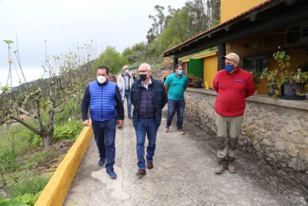 El Ayuntamiento de Valleseco se re&uacute;ne con el consejero del Sector Primario