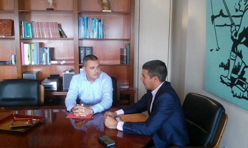 Gu&iacute;a: Pedro Rodr&iacute;guez solicita apoyo para terminar el Mercado Agricola
