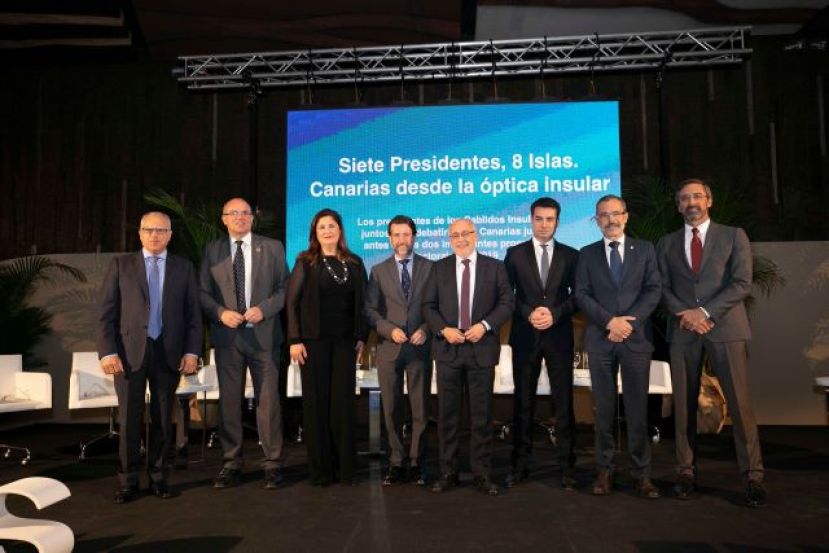 Curbelo apela a una Canarias de iguales en el foro ´Siete presidentes, ochos islas&#039;