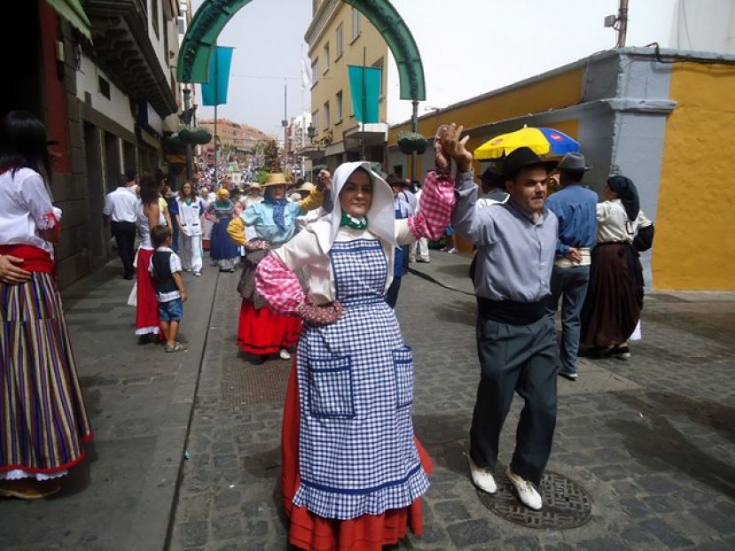 La Romería Ofrenda a Santiago llenará de canariedad las calles del casco de Gáldar