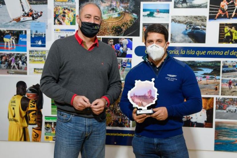 Francisco Castellano recibe al campeón de España Absoluto de halterofilia en categoría de 81 kilos
