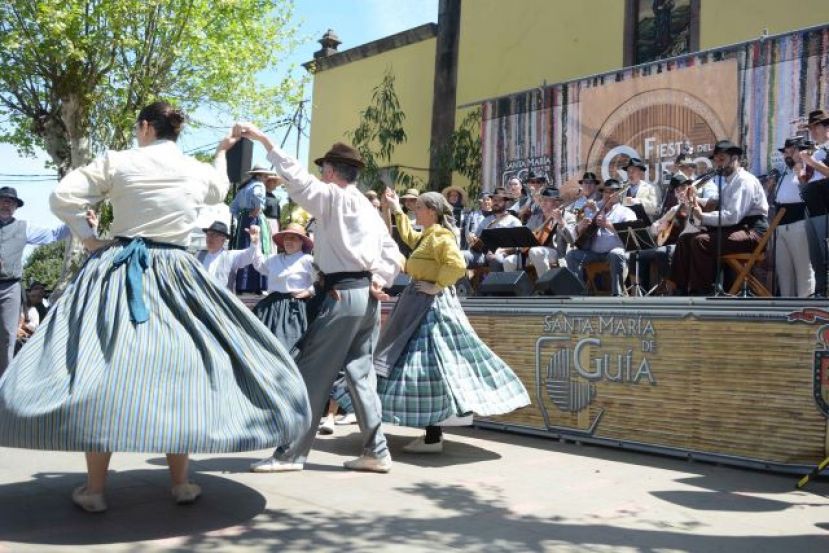 Guía: La Agrupación Folclórica Estrella y Guía cumple 41 años
