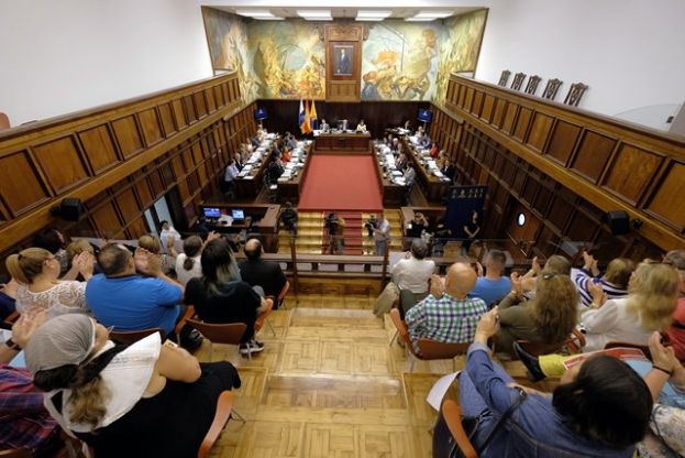 El Cabildo, primero en disculparse por el caso de los niños robados