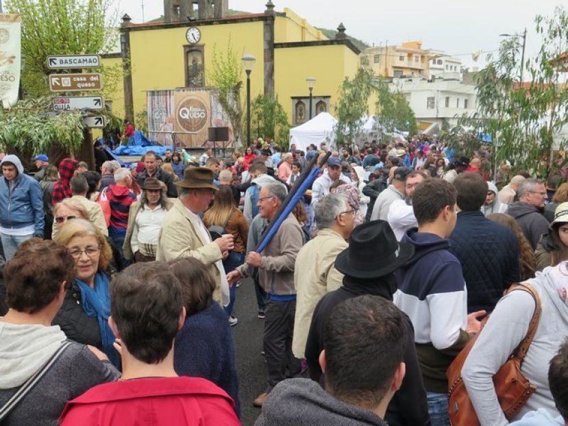 Guía: Miles de visitantes en la Fiesta del Queso en Montaña Alta a pesar de la lluvia