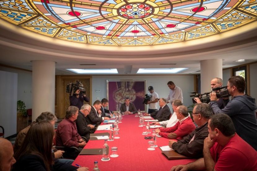 Fernando Clavijo analiza con el sector el convenio de pesca con Marruecos