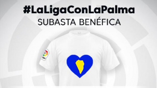 LaLiga promueve una subasta de camisetas en apoyo a La Palma