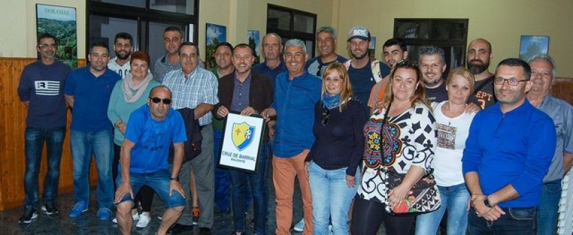 Teodoro Sosa se re&uacute;ne con la nueva directiva del Club Cruz de Barrial Balompi&eacute;