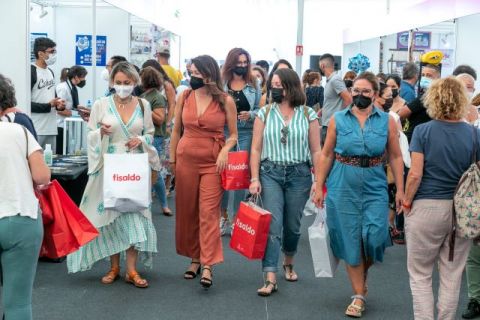 M&aacute;s de 12.000 visitantes apoyan el peque&ntilde;o y mediano comercio de GC en Fisaldo