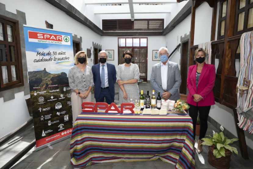 Proyecto de Formaci&oacute;n de SPAR, C&aacute;mara, Cabildo y Escuela de Hosteler&iacute;a