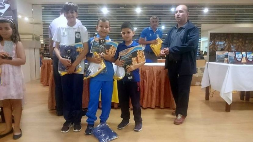 Guía: La escuela de ajedrez Univacit Guía ha conseguido 2 medallas en Tenerife