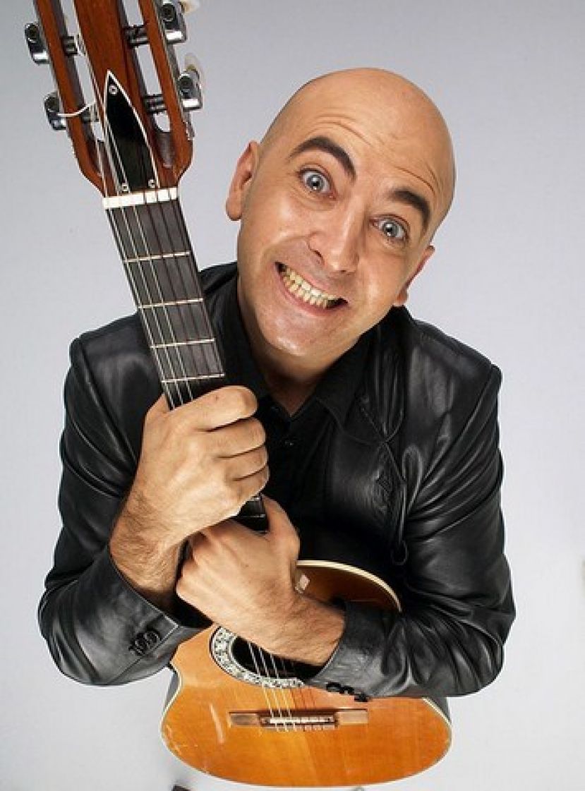 El hilarante cantautor Riki L&oacute;pez trae a la SIT su nuevo espect&aacute;culo