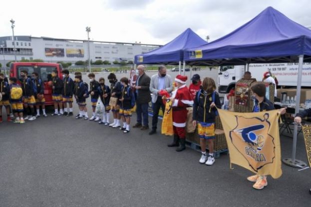 La Caravana Solidaria del Deporte de Gran Canaria para la recogida de productos navide&ntilde;os, un &eacute;xito de participaci&oacute;n