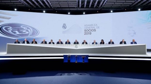 La necesaria conversi&oacute;n en sociedad an&oacute;nima del Real Madrid y el Barcelona