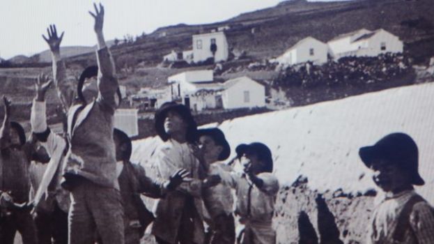 EL PROYECTO ‘LA MIRADA PASAJERA’ SE SUMERGE EN LA DECONSTRUCCIÓN DE LA VISIÓN EXTRANJERA DE LA ISLA Y DEL PRIMIGENIO CONCEPTO QUE LA SOCIEDAD TENÍA DE SU IDENTIDAD