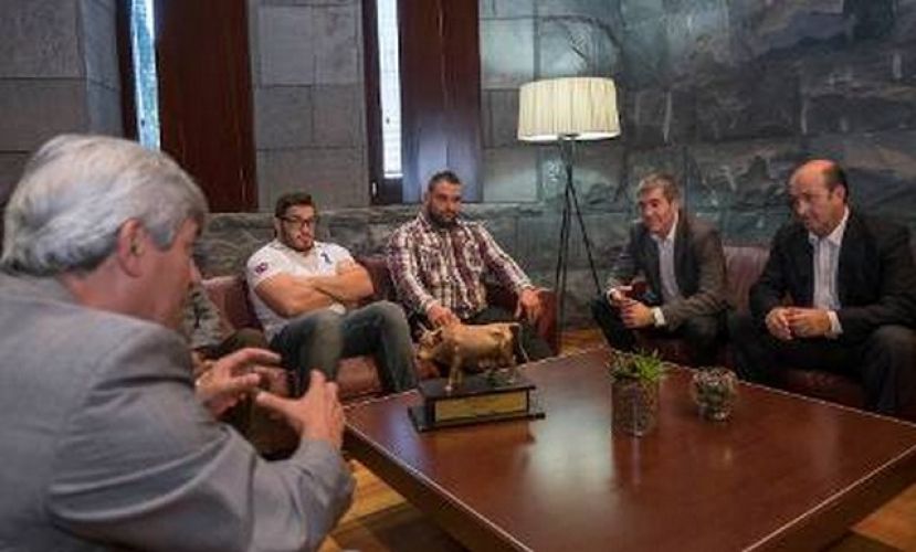 Felicitación a los luchadores Eusebio Ledesma y Eliecer Gutiérrez