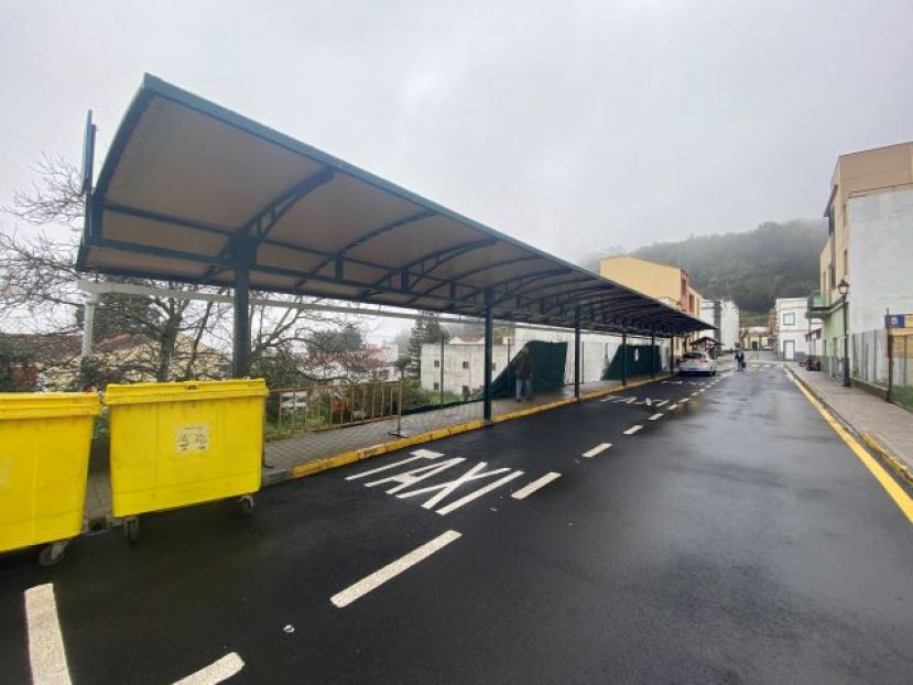 El Ayuntamiento de Valleseco repone la marquesina de Taxi