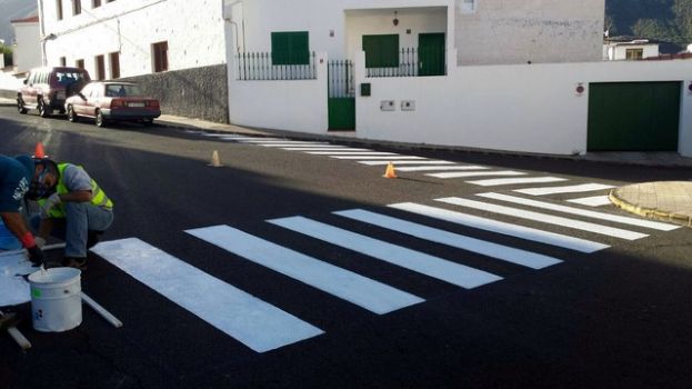 Agaete: Mejora de la se&ntilde;alizaci&oacute;n vial horizontal en las calles del casco urbano