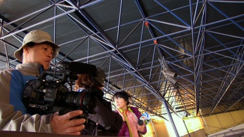 Gáldar: La televisión coreana graba imágenes en la Cueva Pintada