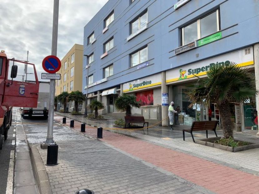 Gu&iacute;a refuerza las labores de limpieza y desinfecci&oacute;n de calles y espacios p&uacute;blicos