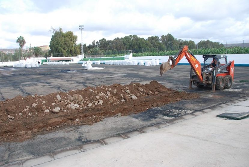 Mog&aacute;n: El campo de f&uacute;tbol de Arguinegu&iacute;n estrenar&aacute; nuevo c&eacute;sped