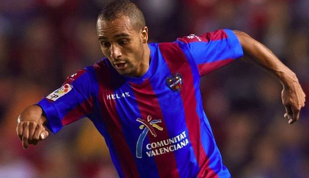 La UD Las Palmas ficha al delantero internacional marroquí Nabil El Zhar