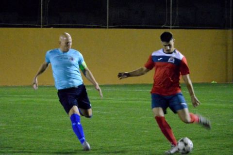 Fútbol 1ª Regional: El CD Longueras gana con diez al CD Juan Grande (3-1)