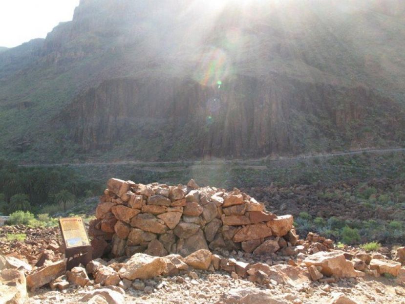 Dos visitas para contemplar desde la necr&oacute;polis de Arteara