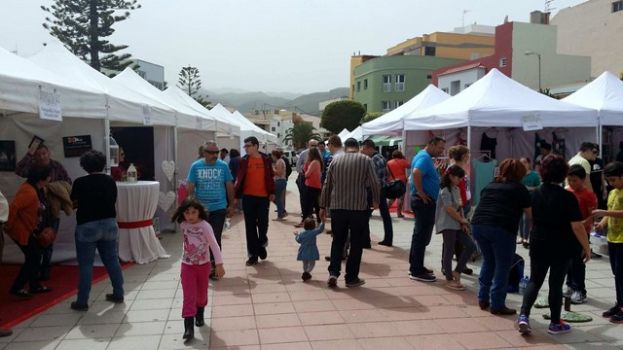 Gu&iacute;a: La Plaza de San Pedro de La Atalaya se convirti&oacute; en un gran y atractivo escaparate