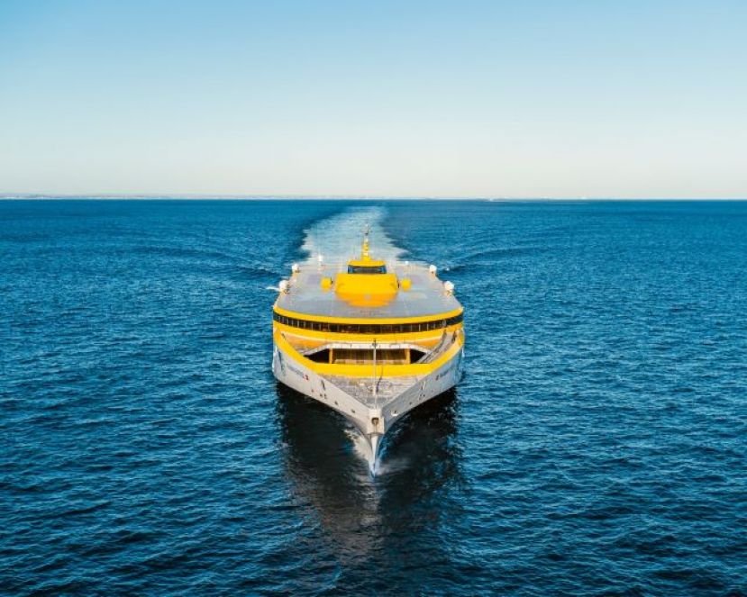 El nuevo trimar&aacute;n de Fred. Olsen Express inicia su viaje Australia - Canarias