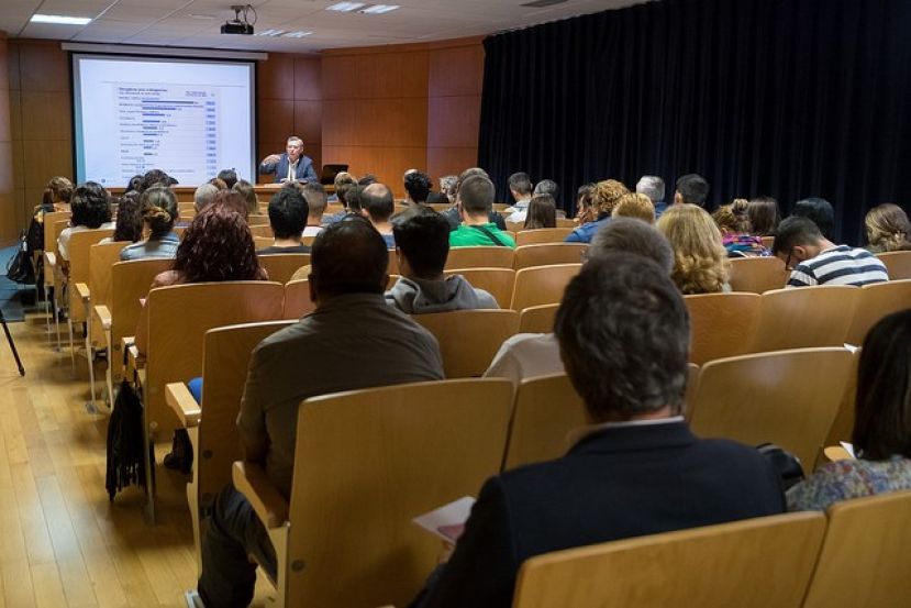 Empresarios debaten sobre las nuevas tendencias y hábitos de compra