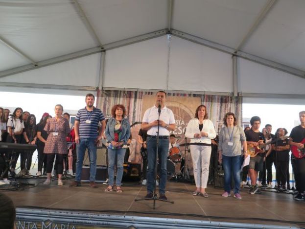 Santa Mar&iacute;a de Gu&iacute;a brill&oacute; hoy con la energ&iacute;a de los m&aacute;s de 2.500 estudiantes