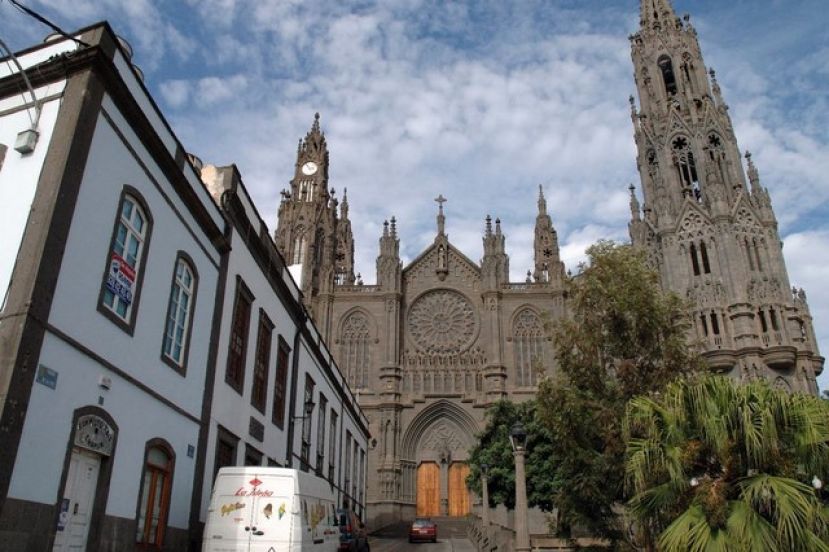 El Cabildo arreglar&aacute; la fachada de la Iglesia de San Juan, en Arucas