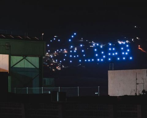 El cielo de G&aacute;ldar se ilumin&oacute; de magia y solidaridad con el espect&aacute;culo de luz